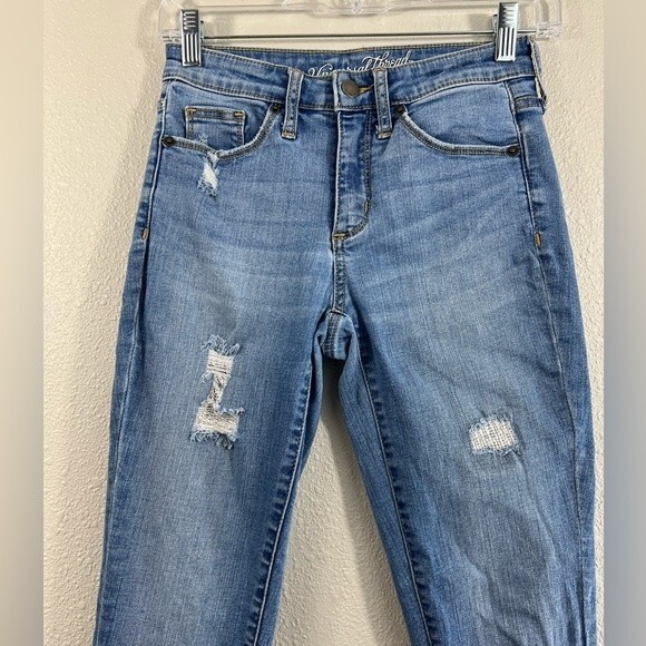 Universal Thread High Rise Jegging Medium Wash Ripped Distressed, Size 00/24R - Picture 2 of 10